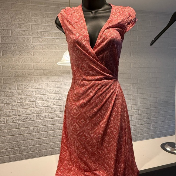 Old Navy Orange Ruched Wrap Midi Dress - Picture 2 of 4